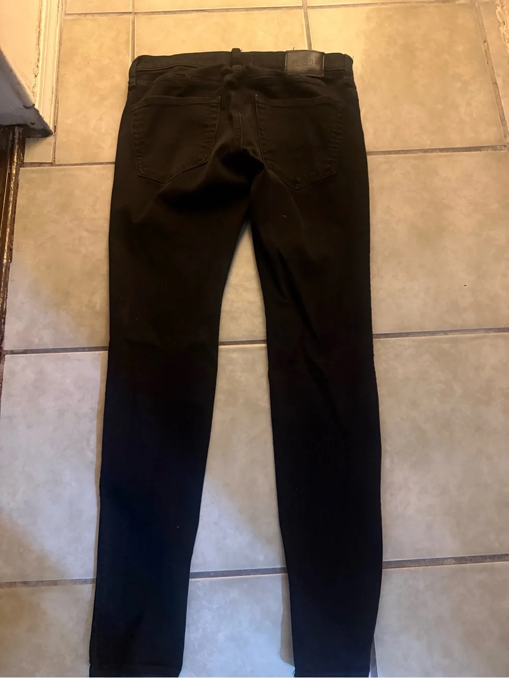 Hollister slim cut